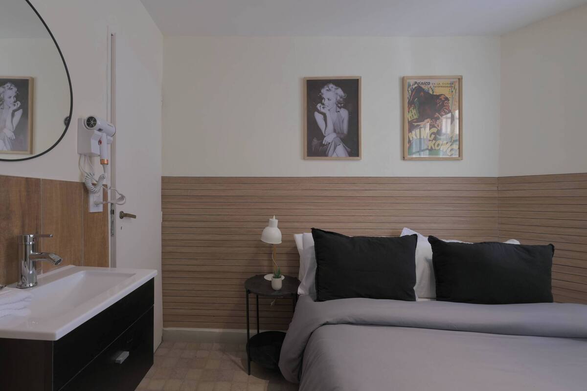 Classic Apartment, City View | In-room safe, desk, laptop workspace, blackout drapes
