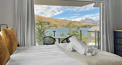 Elevated Alpine Escape Close to Queenstown CBD