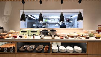 Tägliches Frühstücksbuffet gegen Gebühr