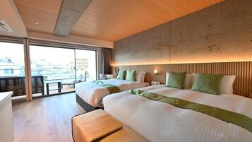 Premier Quadruple Room, Balcony, Sauna | In-room safe, individually decorated, individually furnished