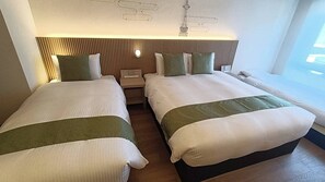 In-room safe, desk, blackout curtains, iron/ironing board - Kiyomizu Elite Terrace (Kyoto)