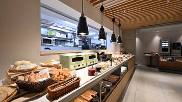 Daily buffet breakfast for a fee