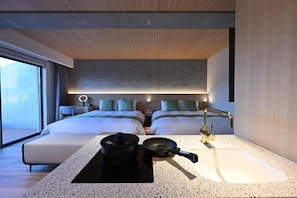 Premier Quadruple Room, Balcony, Sauna | Private kitchenette | Microwave