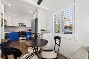 Dining - The Seashell Cottage (Oceanside)