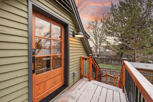 #HabitueHomes - Heartwood Hideaway - Private Entrance