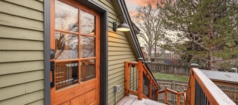 #HabitueHomes - Heartwood Hideaway - Private Entrance