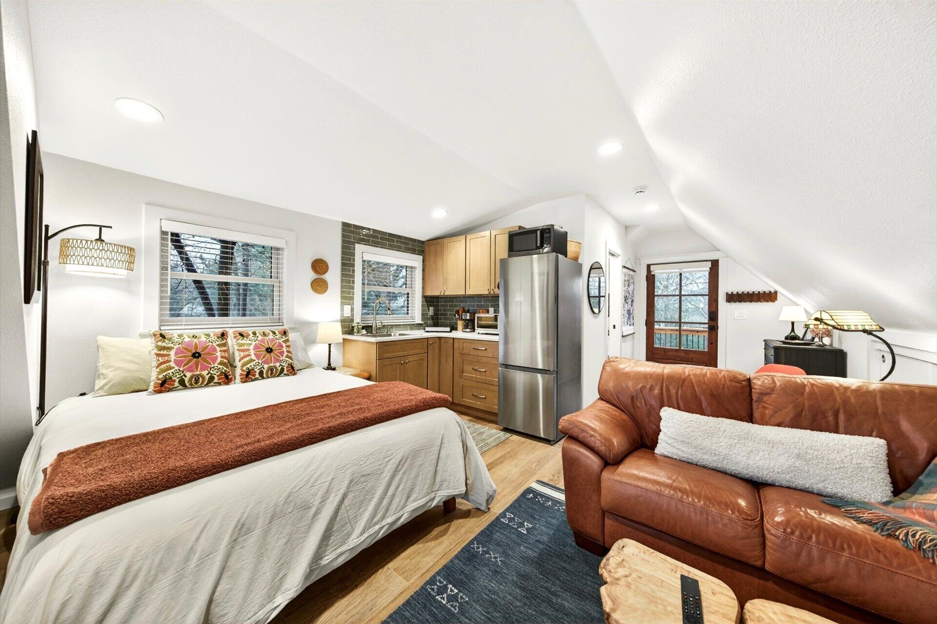 1 bedroom, desk, iron/ironing board, free WiFi
