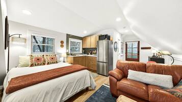 1 bedroom, desk, iron/ironing board, free WiFi