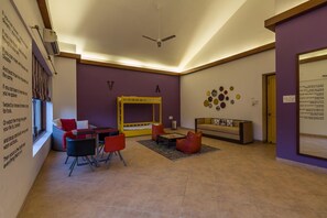 Room - Amã£ Stays & Trails Nine Palms, Alibag (Alibag)