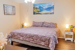 2 bedrooms, iron/ironing board, internet, bed sheets