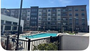 Pool - Anna’s City Life Stay (Atlanta)