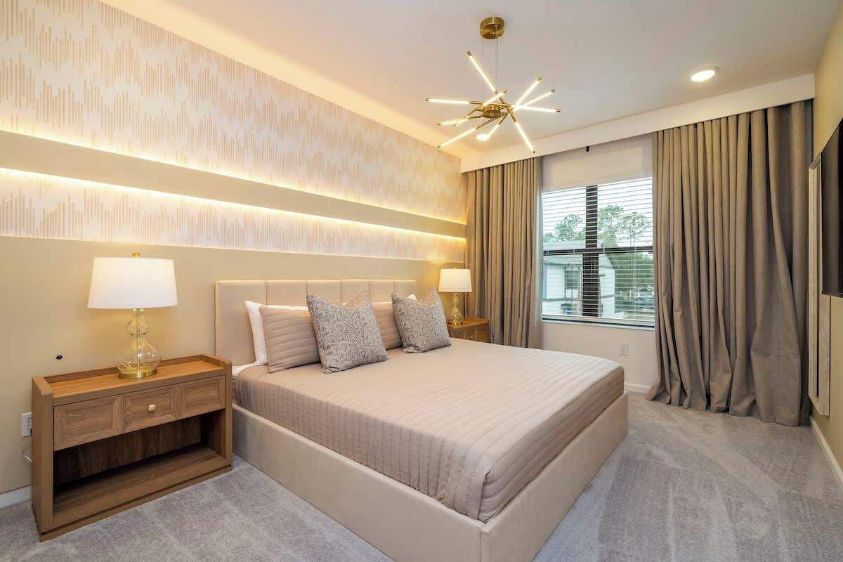 5 bedrooms, iron/ironing board, WiFi, bed sheets