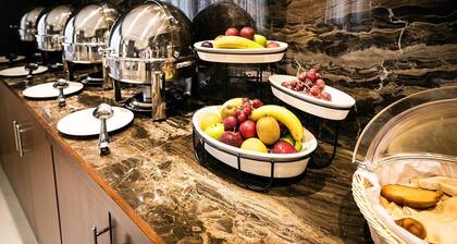 Emirates Plaza Hotel