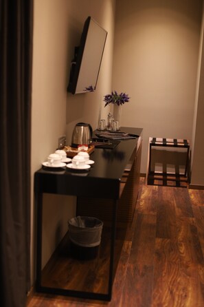 Room - Supreme Hotel (Golem)