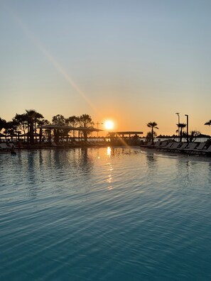 Pool - Supreme Hotel (Golem)