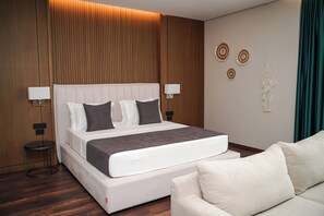 Room - Supreme Hotel (Golem)