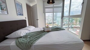 3 bedrooms, iron/ironing board, WiFi, bed sheets - Stunning 3BR with Views, Balcony and Parking (Panamá)