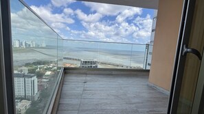 Interior - Stunning 3BR with Views, Balcony and Parking (Panamá)