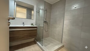 Hair dryer - Stunning 3BR with Views, Balcony and Parking (Panamá)