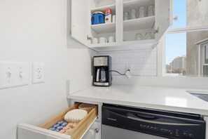 Interior - Bright 3BR Apt|Close to Universities |Parking (Nashville)