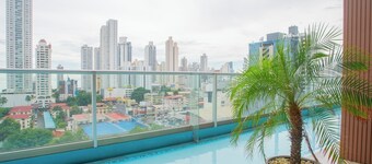 Luxury 3BR with balcony, parking and city view