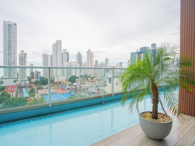 Luxury 3BR with balcony, parking and city view