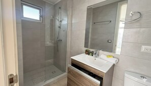 Unclassified image, 5 of 18, button