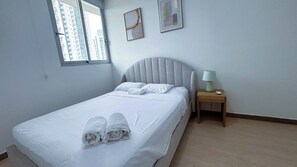 Unclassified image, 2 of 23, button