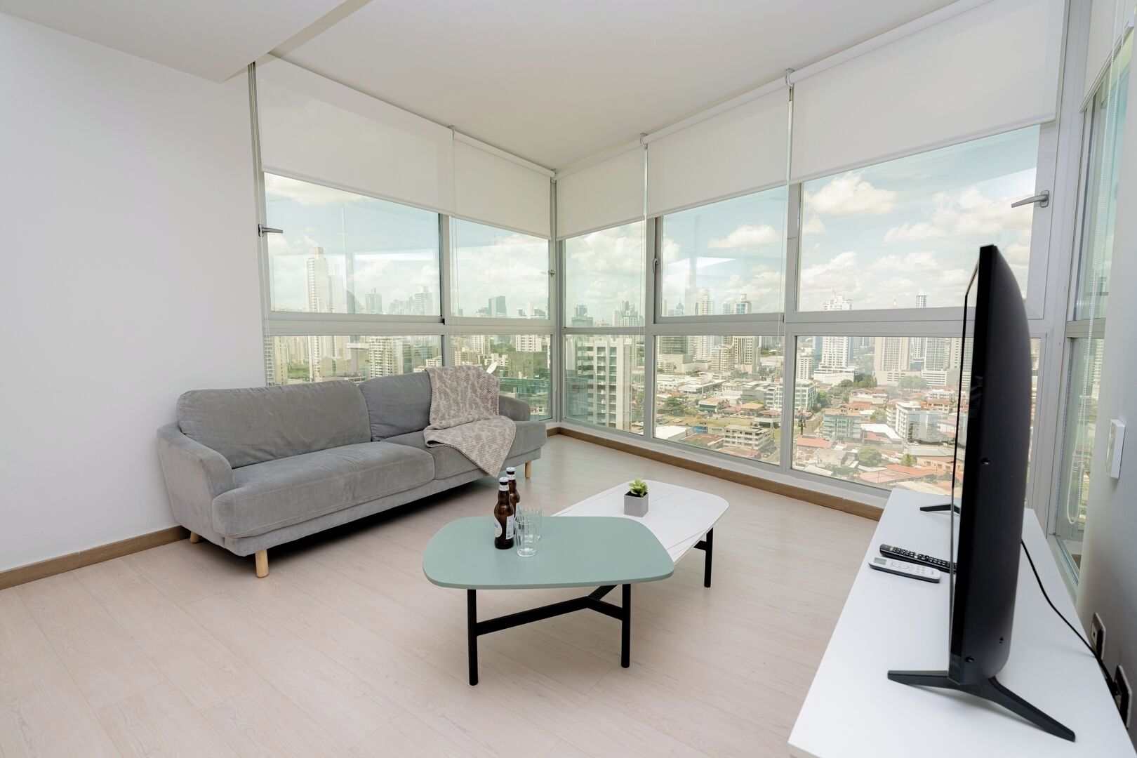 Luxury 3br With Balcony, Parking And City View - Panama City