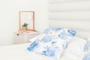 Unclassified image, 3 of 29, button