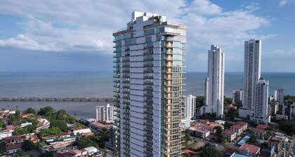 Luxury 3BR with balcony, parking and city view