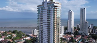 Luxury 3BR with balcony, parking and city view