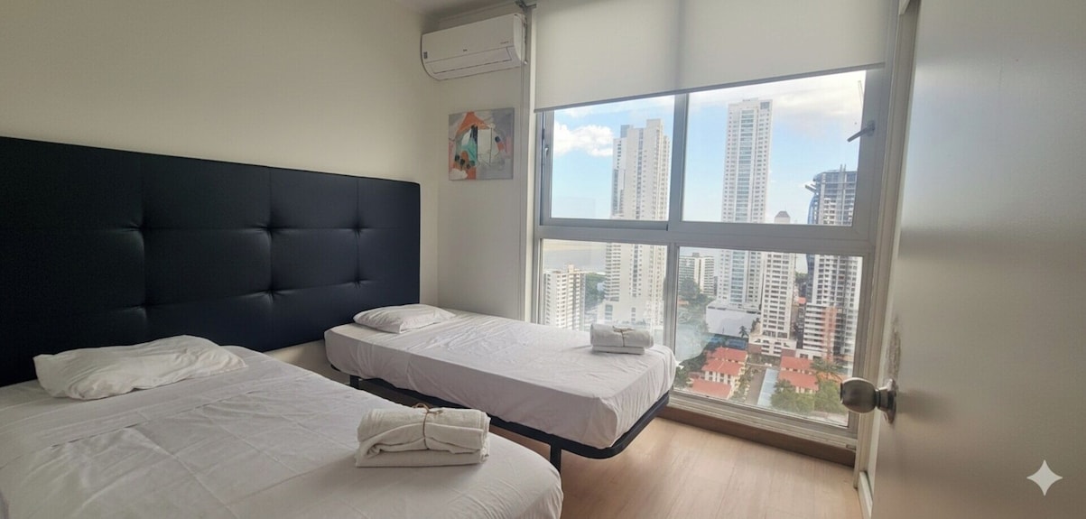 Stunning 3br With Views, Balcony And Parking - Panama City