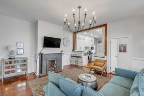 Living area - Downtown Suite in Pristine Historic Home (Charleston)