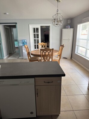 Unclassified image, 5 of 21, button - Charming 3-bedroom house with AC in serene Port St. Lucie (Port St. Lucie)