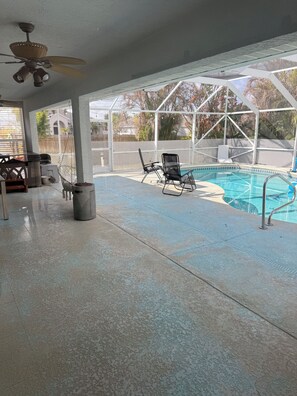 Luokittelematon kuva, 3 kautta 21, painike