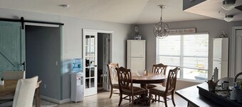 Charming 3-bedroom house with AC in serene Port St. Lucie