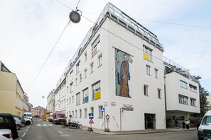 Exterior - Blueground | Währing, view, nr Türkenschanzpark (Vienna)