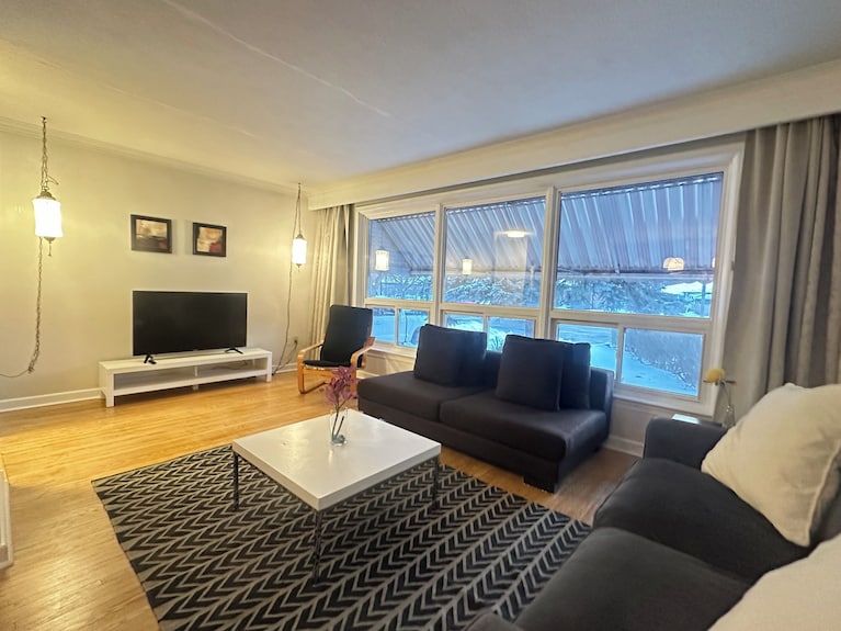 3 Bedroom Lovely - Toronto