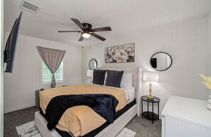 4 Schlafzimmer, Bügeleisen/Bügelbrett, kostenloses WLAN, Bettwäsche