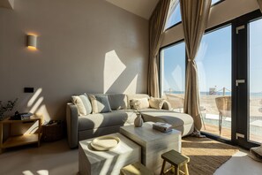 Room - Oasis Village (Eforie)