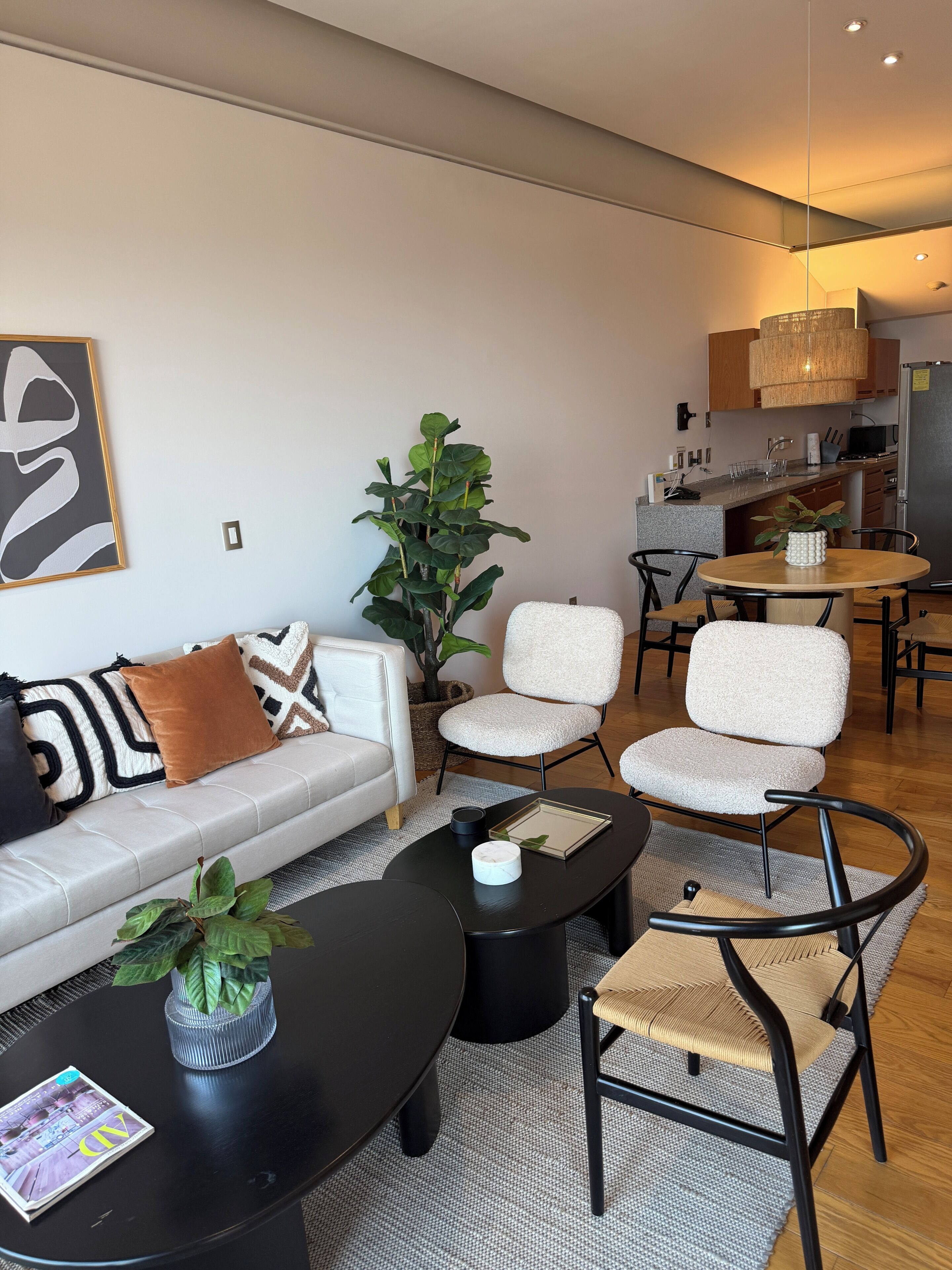 Apartamento superluxo, sacada, vista para a cidade | Área de estar