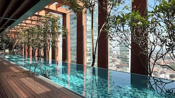 小型健身游泳池