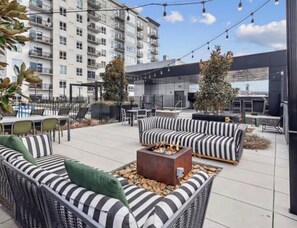 Terrace/patio - Luxury High-Rise, Walk to Broadway, Pool + Sky Lounge, coffee essentials (Nashville)