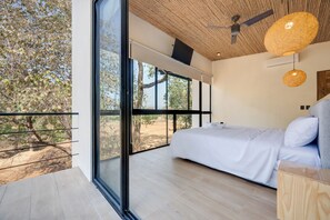 4 bedrooms, WiFi, bed sheets - Spacious 4-Bed Home with Stunning Outdoor Living (Playa Flamingo)