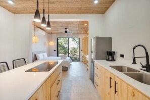 Private kitchen - Spacious 4-Bed Home with Stunning Outdoor Living (Playa Flamingo)