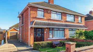 Bagian depan properti