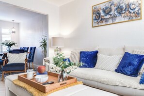 Living area - RS Belfast Lyndhurst (Belfast)