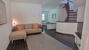 TV - Holiday apartment with air conditioning, internet and balcony (Arona)