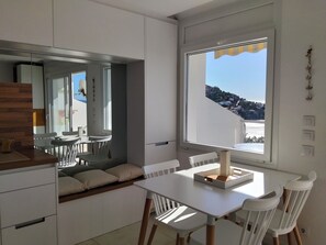 Dining - MIRADOR I. Modern and bright apartment with stunning sea views overlooking Canyelles Petites beach. (ROSES)